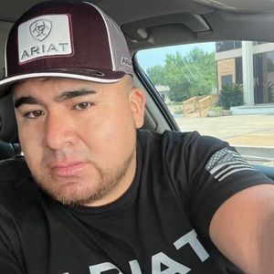 Meet your Posher, Julio adrian